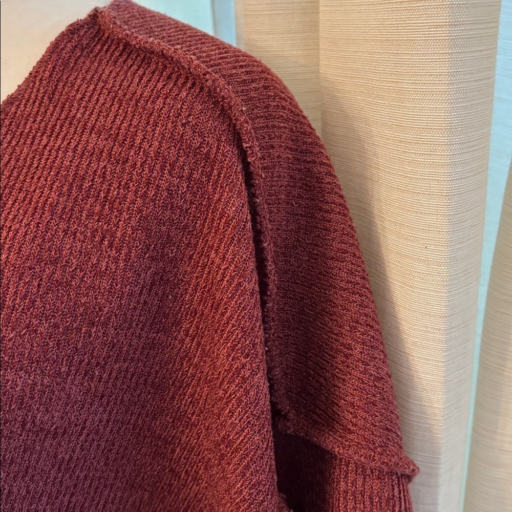 Urban Outfitters lounge sweater Oversized Sz S
V-Neck Long Sleeves - Picture 3 of 8